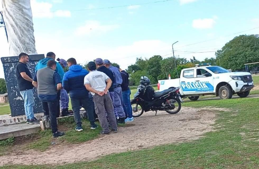 PUERTO VILELAS: Aprehenden a un individuo con estupefacientes en la rotonda de acceso