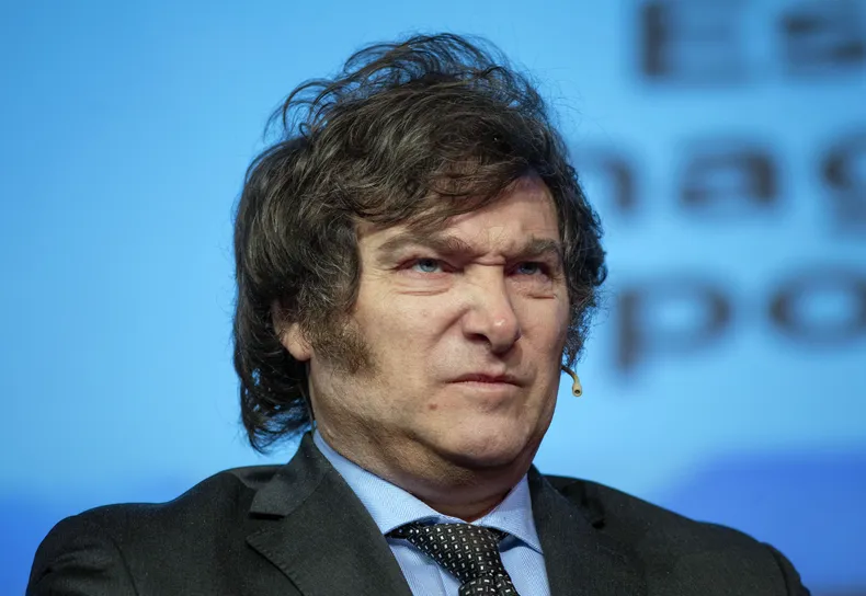 El Gobierno sancionará y denunciará a las entidades bancarias que no cumplan con el «impuesto al cheque»
