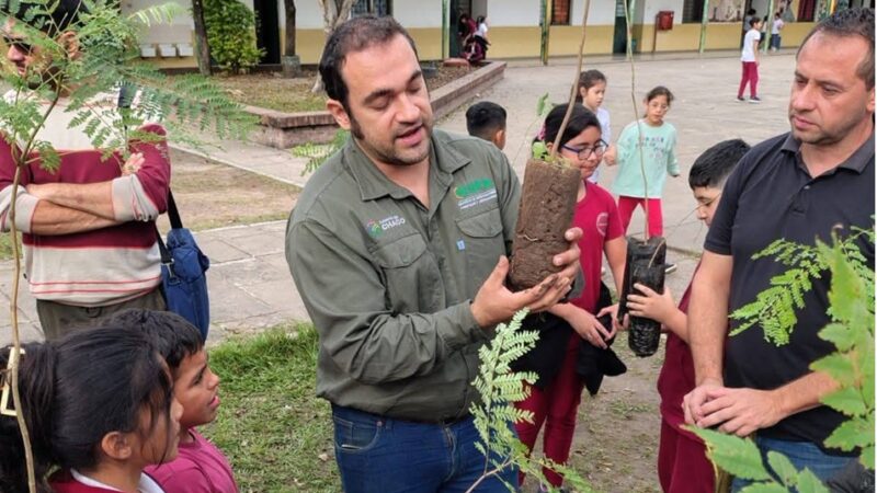 Charla sobre deforestación en la E.E.P N° 848: «Educando para un futuro más verde»